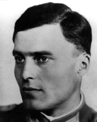 Porträt des Attentäters Claus Schenk Graf von Stauffenberg