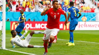 Haris Seferovic feiert sein WM-Tor gegen Ecuador.