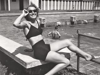 Frau im Bikini