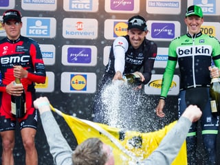 Fabian Cancellara bei der Siegerehrung nach seinem Triumph in Flandern. 