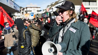Ein Demonstrant am WEF in Davos.