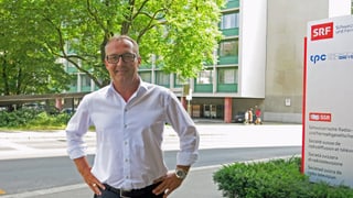 Fredy Bickel vor dem SRF-Gebäude.