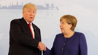US-Präsident Donald Trump und Bundeskanzlerin Angela Merkel geben sich die Hand