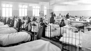 Grosser Krankensaal in der Etappensanitätsanstalt Zofingen Grosser Krankensaal in der Etappensanitätsanstalt Zofingen