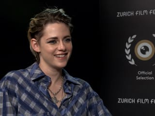 Kristen Stewart spricht im Interview mit Nik Hartmann über ihre neuste Rolle im Film «Seberg». Das ganze Video gibts auf www.srf3.ch