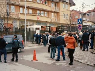 Die Schweizer Botschaft in Prishtina ist gut besucht. Die Schweizer Botschaft in Prishtina ist gut besucht.