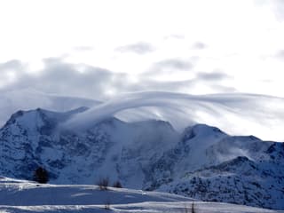 Gekrümmte Wolken.