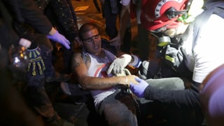 Zu sehen ein Verletzter Demonstrant in Lima.
