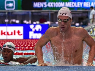 Jérémy Desplanches steigt aus dem Wasser. Jérémy Desplanches steigt aus dem Wasser.