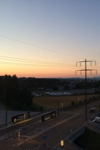 In der klaren Luft konnte man am Morgen vom Studio Leutschenbach bis zum Alpstein sehen. In der klaren Luft konnte man am Morgen vom Studio Leutschenbach bis zum Alpstein sehen.