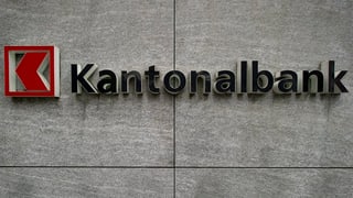 Der Schriftzug am Gebäude der Schwyzer Kantonalbank.