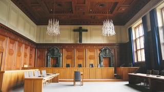 Schwurgerichtssaal 600 im Nürnberger Justizpalast. Schwurgerichtssaal 600 im Nürnberger Justizpalast.