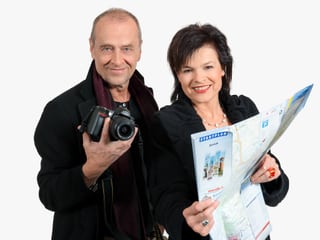 Regi Sager und Joschi Kühne mit Stadtkarte.