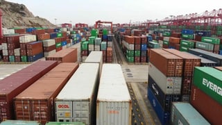 Container am Hafen von Schanghai