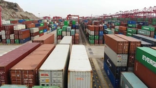 Container am Hafen von Schanghai Container am Hafen von Schanghai