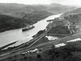 Dampfer «SS Ancon» passiert Panama-Kanal.