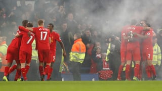 Liverpool feiert den späten Treffer von Sadio Mane.