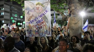 Proteste gegen Netanjahu in Tel Aviv. Proteste gegen Netanjahu in Tel Aviv.