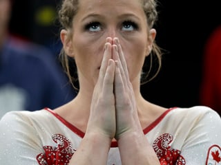 Hoch konzentriert: Mit einer soliden Leistung qualifiziert sich die Kanadierin Brittany Rogers für den Final im 110-Meter Beten.
