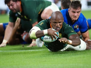 Mbongeni Mbonambi punktet für Südafrika. Mbongeni Mbonambi punktet für Südafrika.