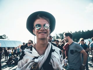 Festivalbesucher, strahlend
