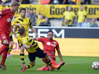 Karim Bellarabi trifft gegen Dortmund. 