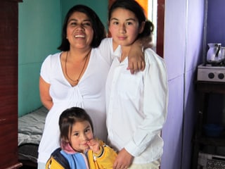 Maria Fernanda lebt im Armeviertel Bosa bei Bogotá. Aufgrund des bewaffneten Konflikts musste sie vor drei Jahren mit ihren Kindern aus dem Heimatdorf fliehen.