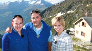 Sabine Dahinden und das Bündner Hüttenwartspaar Angelika Janka und Reto Gunziger.