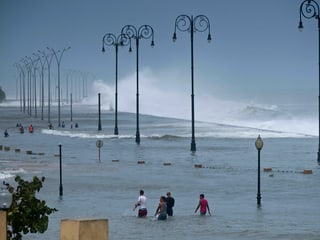 Die Sturmfluten von Hurrikan «Irma» sorgten an der Uferpromenade von Havanna für Hochwasser. 