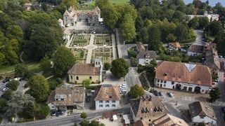 Blick auf einen historischen Ortskern. Blick auf einen historischen Ortskern.