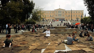 Stofftücher auf dem Syntagma Platz in Athen