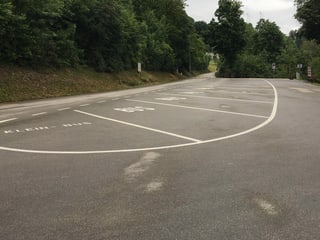 Leerer Parkplatz am Rheinfall