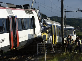 Aufprall zwischen zwei Zügen 