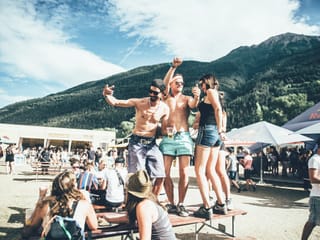 Publikum am Openair Gampel