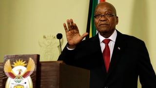 Jacob Zuma an einem Rednerpult