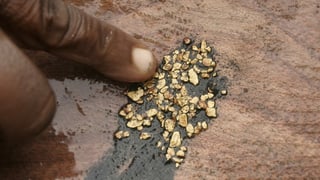 Ein paar Gramm Gold aus dem Bergbau (Symbolbild).