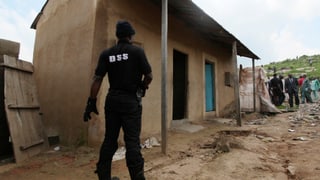 Nigerias Militär hat den Top-Terroristen Mohammed Zakari festgenommen. Nigerias Militär hat den Top-Terroristen Mohammed Zakari festgenommen.