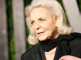 Die blonde Bacall schwarz gekleidet auf einer Aufnahme von 2011.