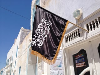 Vor einer salafistischen Moschee in Kairouan, Tunesien.