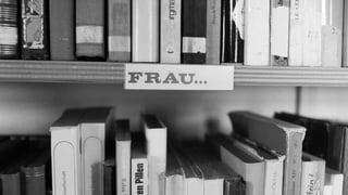 Regal im Archiv Regal im Archiv