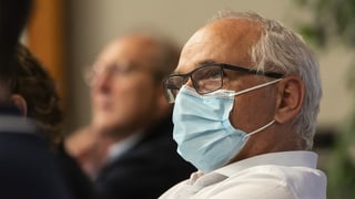 Berns Gesundheitsdirektor Pierre-Alain Schnegg (SVP) mit Mundschutz