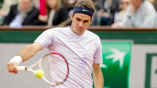 Roger Federer noch mit dem alten Modell bei den French Open.
