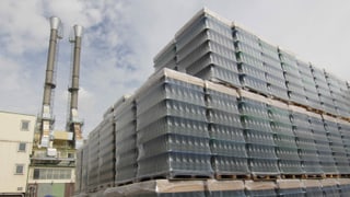 Paletten mit Glasflaschen