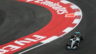 Rosberg in einer Kurve. 
