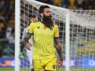 Davide Moscardelli vom SC Pisa konnte die Niederlage in der Serie B gegen AS Livorno nicht verhindern – trotz seiner eindrucksvollen Gesichtsbehaarung.
