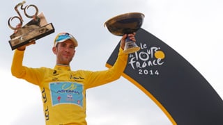 Vincenzo Nibali an der Siegerehrung bei der Tour de France