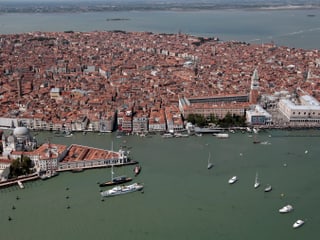 Eine Luftaufnahme von Venedig