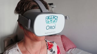 Eine VR-Brille. Eine VR-Brille.