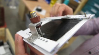 Metallform mit Schrauben Metallform mit Schrauben