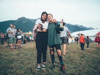 Besucher am Openair Lumnezia